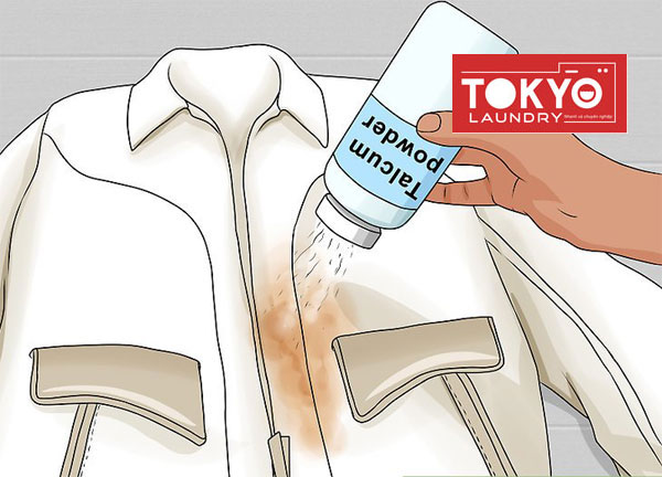 Giặt áo da tại nhà bằng cách lau khô