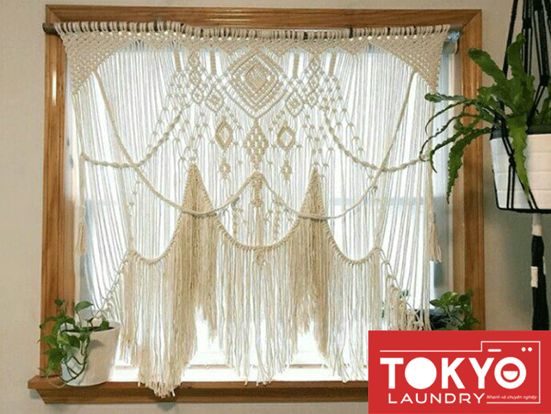 ở gần biển rèm dễ bám bụi hơn