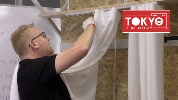 Cách tháo rèm cửa giăt tại nhà