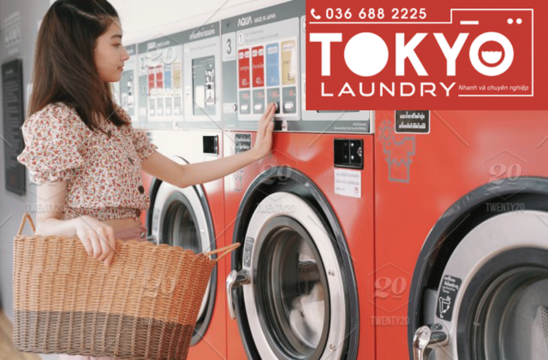 Cho quần áo vào máy sấy