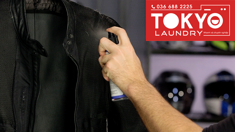 Xịt chấm thấm nước lên áo da