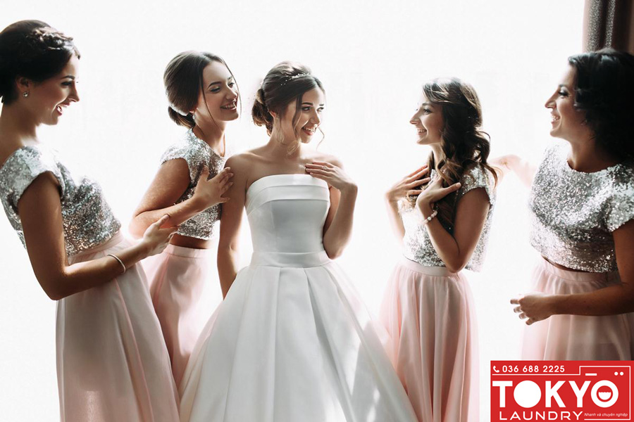 Dịch vụ giặt khô váy dạ hội chất lượng