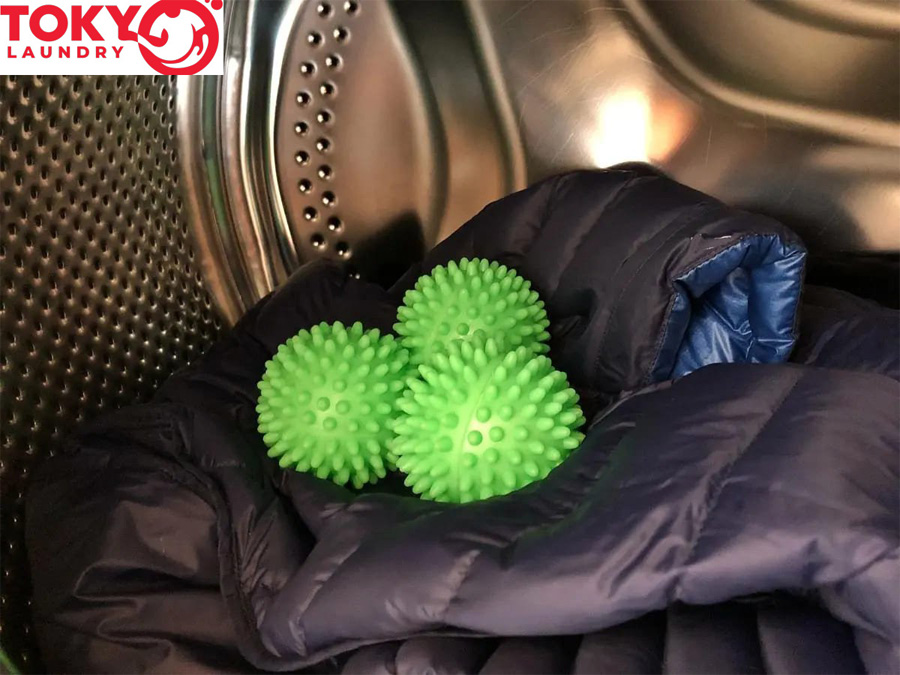 Xử lý áo lông vũ bị vón cục chuyên nghiệp