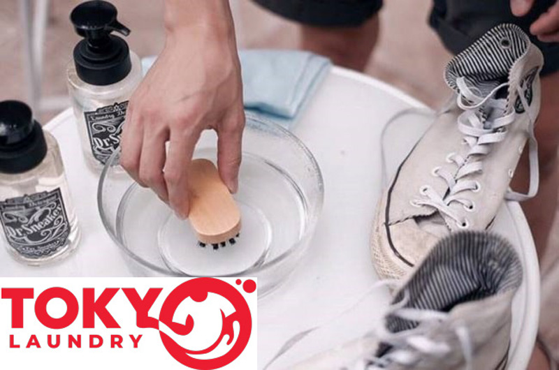 Giặt giày sneaker giá tốt
