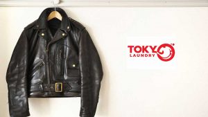Áo khoác da biker màu nâu đen giữ nguyên form dáng nhờ dịch vụ giặt áo da tại Trương Định