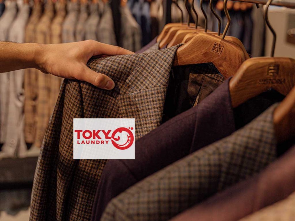 Áo vest được giặt sấy khô chờ giao nhận tại giặt là Tokyo