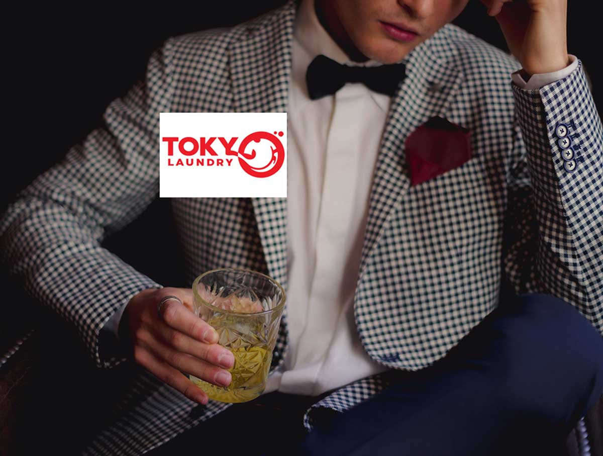 Áo vest caro sang trọng và lịch lãm giữ nguyên phom dáng nhờ giặt áo vest tại Trần Khát Chân