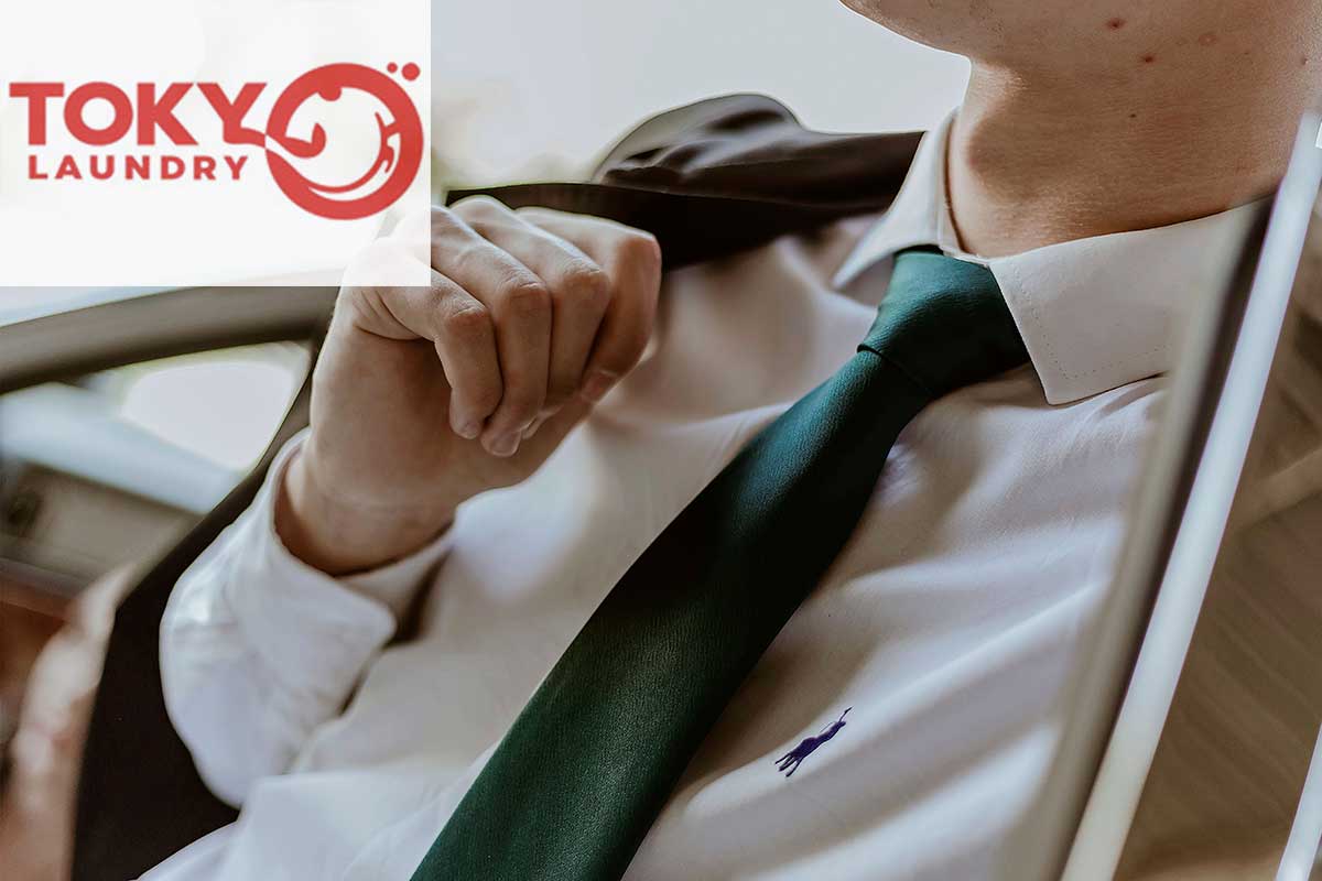 Áo sơ mi và phụ kiện vest sạch sẽ được là ủi phẳng phiu tại giặt áo vest tại Vĩnh Tuy