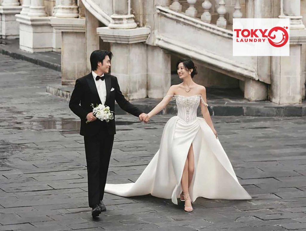 Cô dâu rạng rỡ diện váy cưới lụa xẻ tà sạch đẹp sau khi giặt váy cưới tại phố 8/3